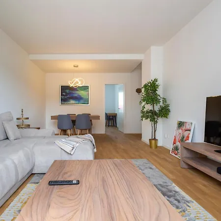 Apartment Kaya 4a - Downtown 2br With Balcony Zurich