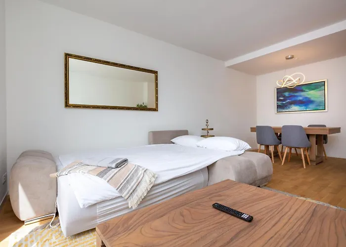 Kaya 4a - Downtown 2br With Balcony 아파트 *